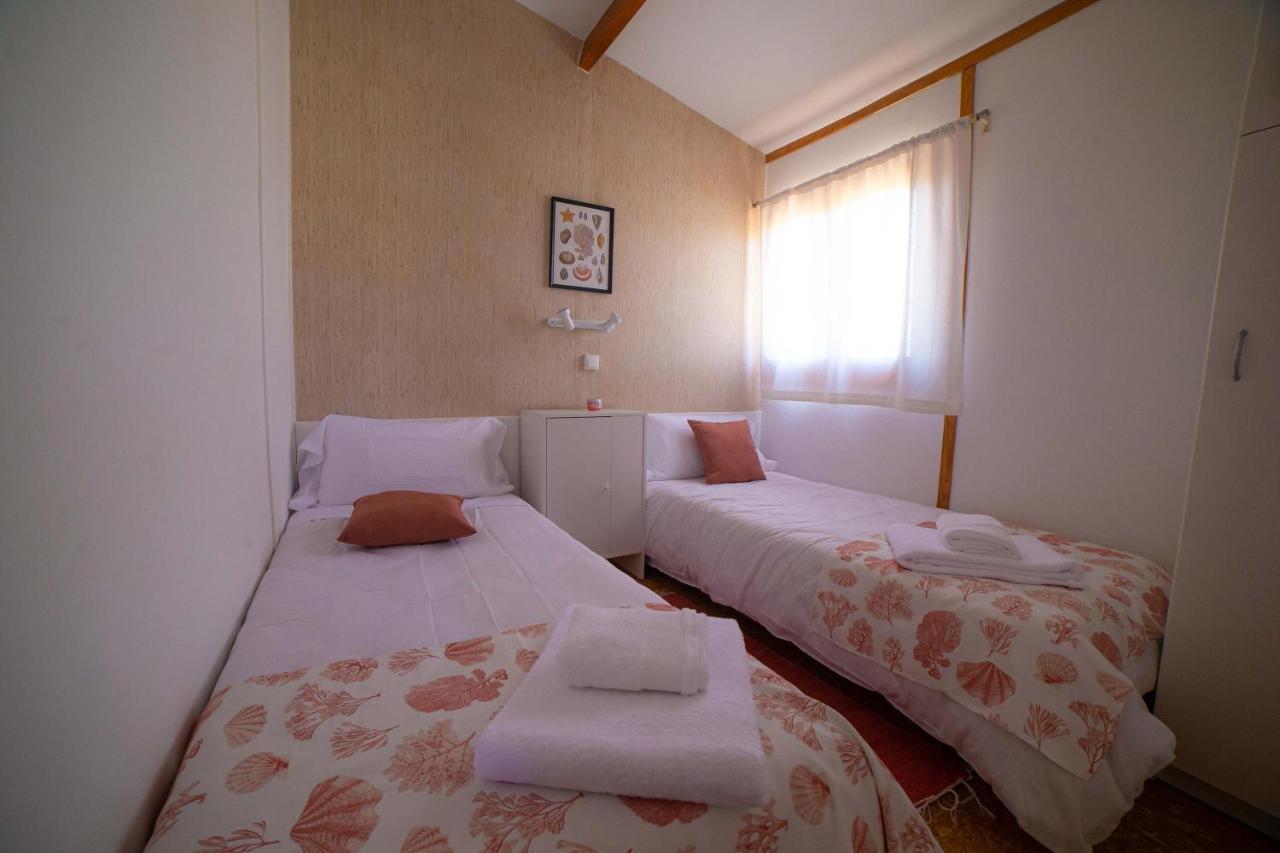 Las Casitas De Guadamur Exteriör bild